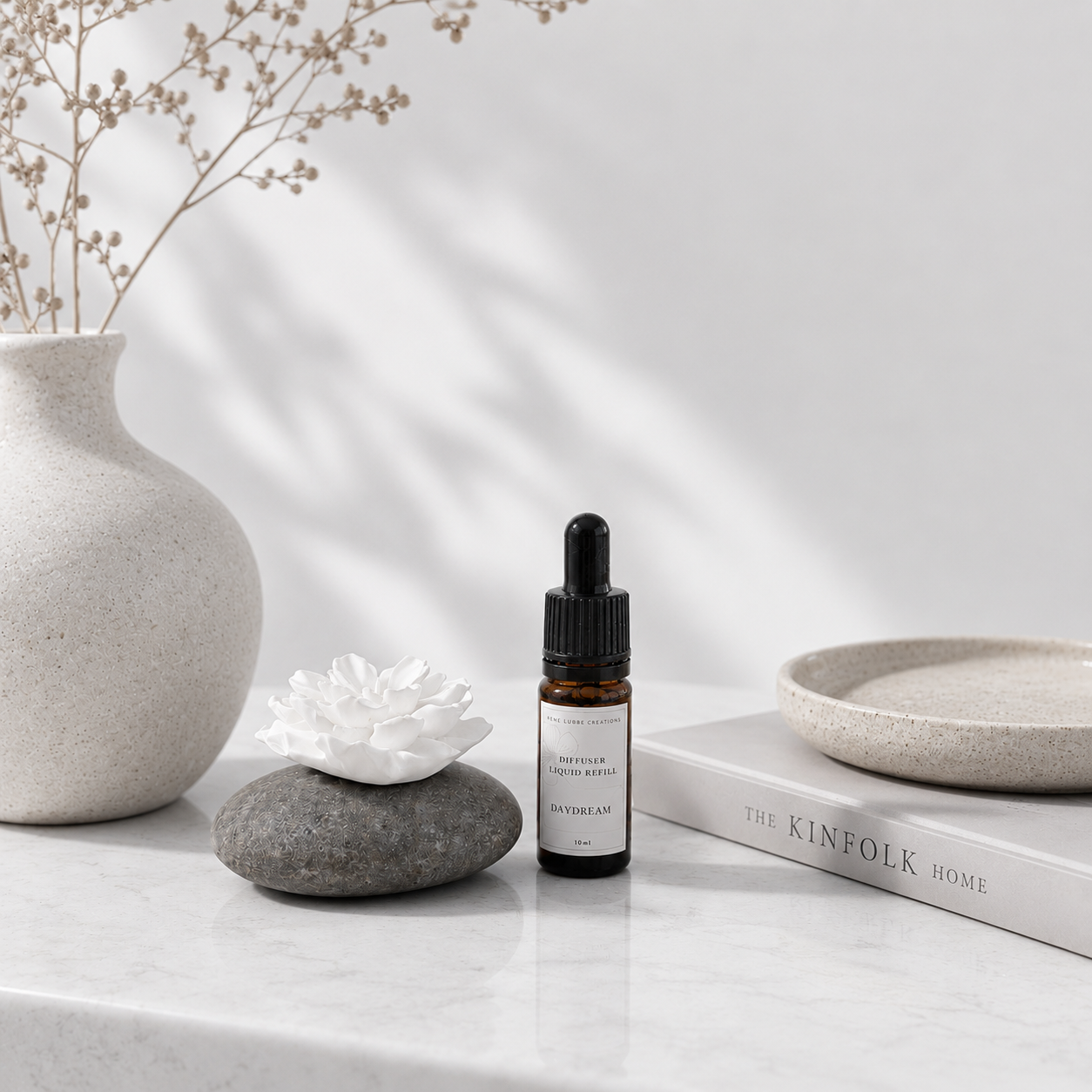 RLC013 Flower Diffuser on Stone - Image 4
