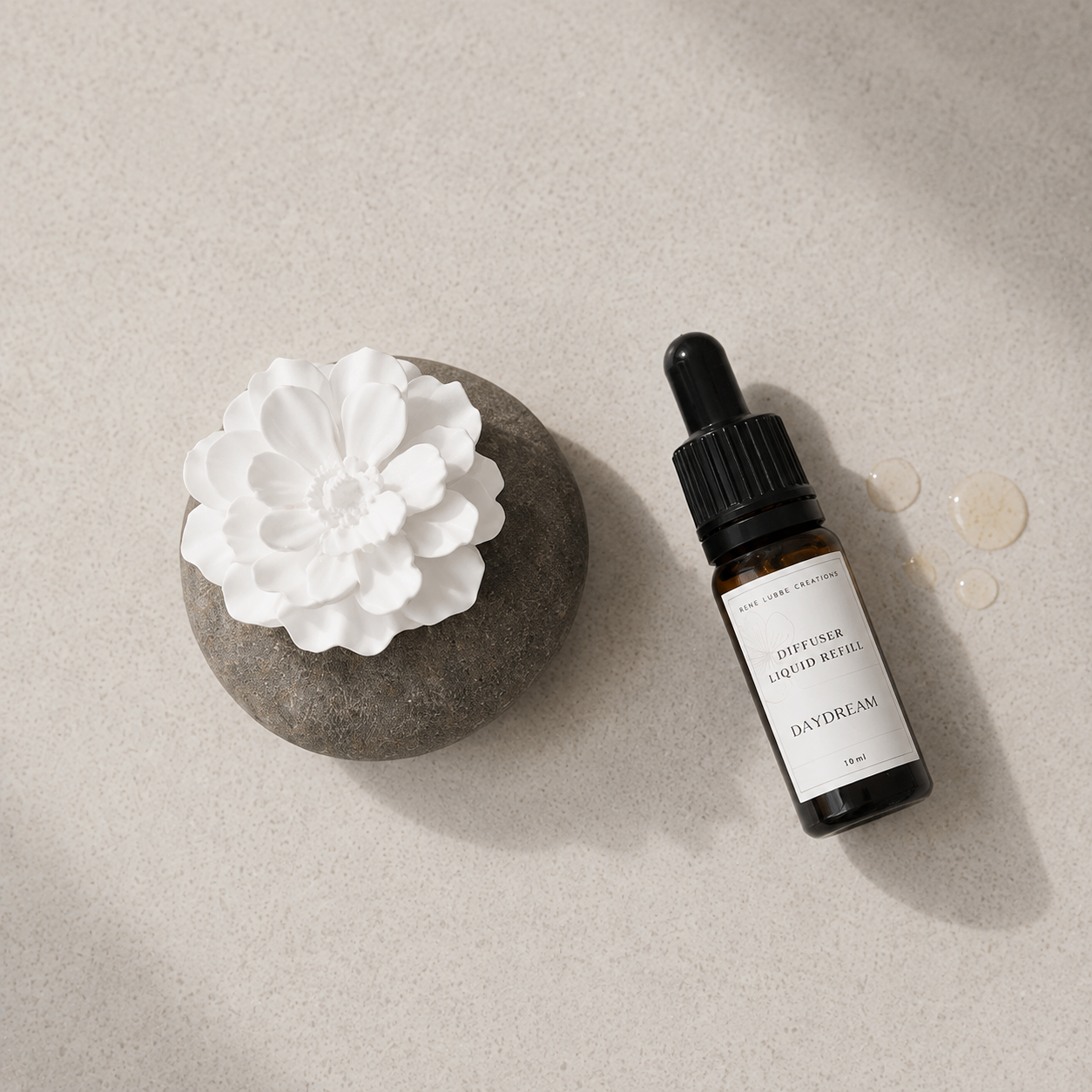 RLC013 Flower Diffuser on Stone - Image 2